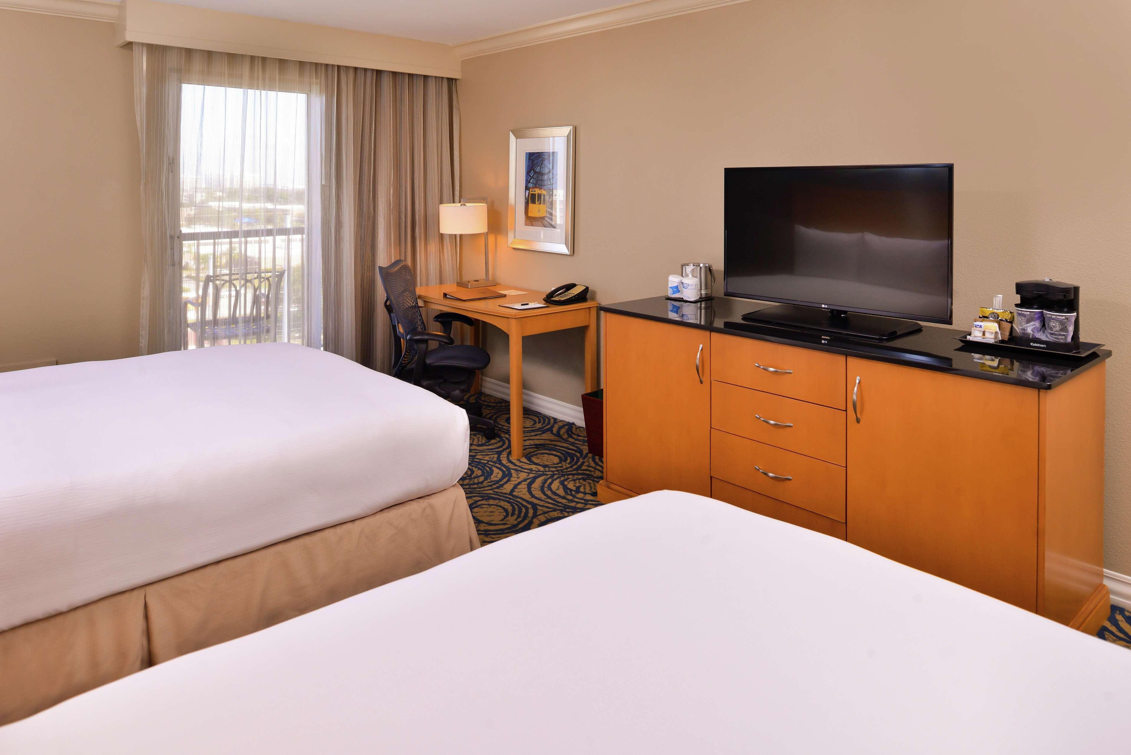 Doubletree By Hilton Hotel Tampa Airport-Westshore Bagian luar foto