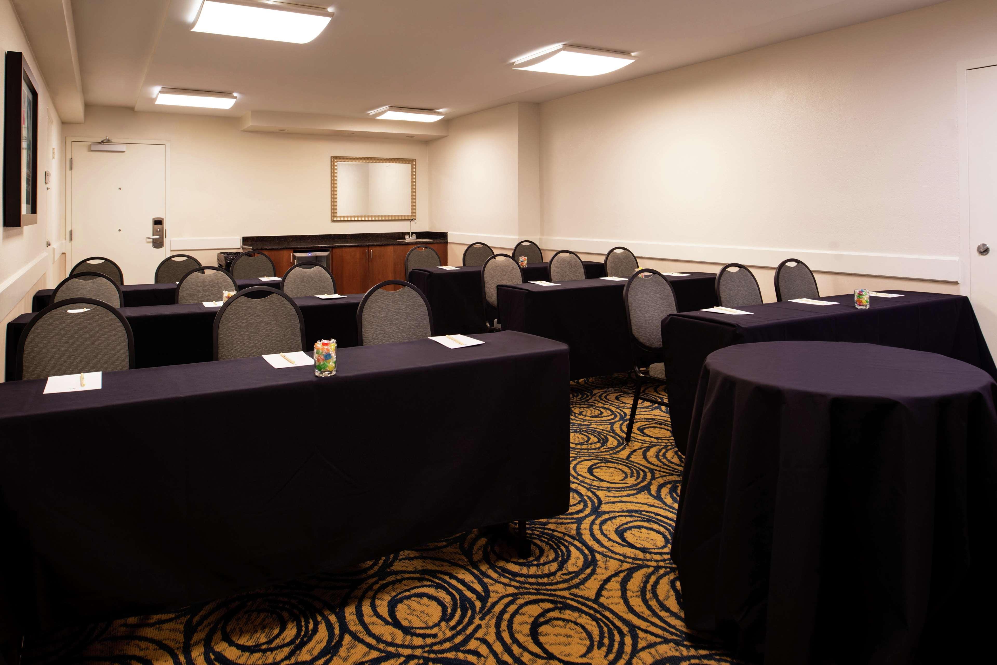 Doubletree By Hilton Hotel Tampa Airport-Westshore Bagian luar foto