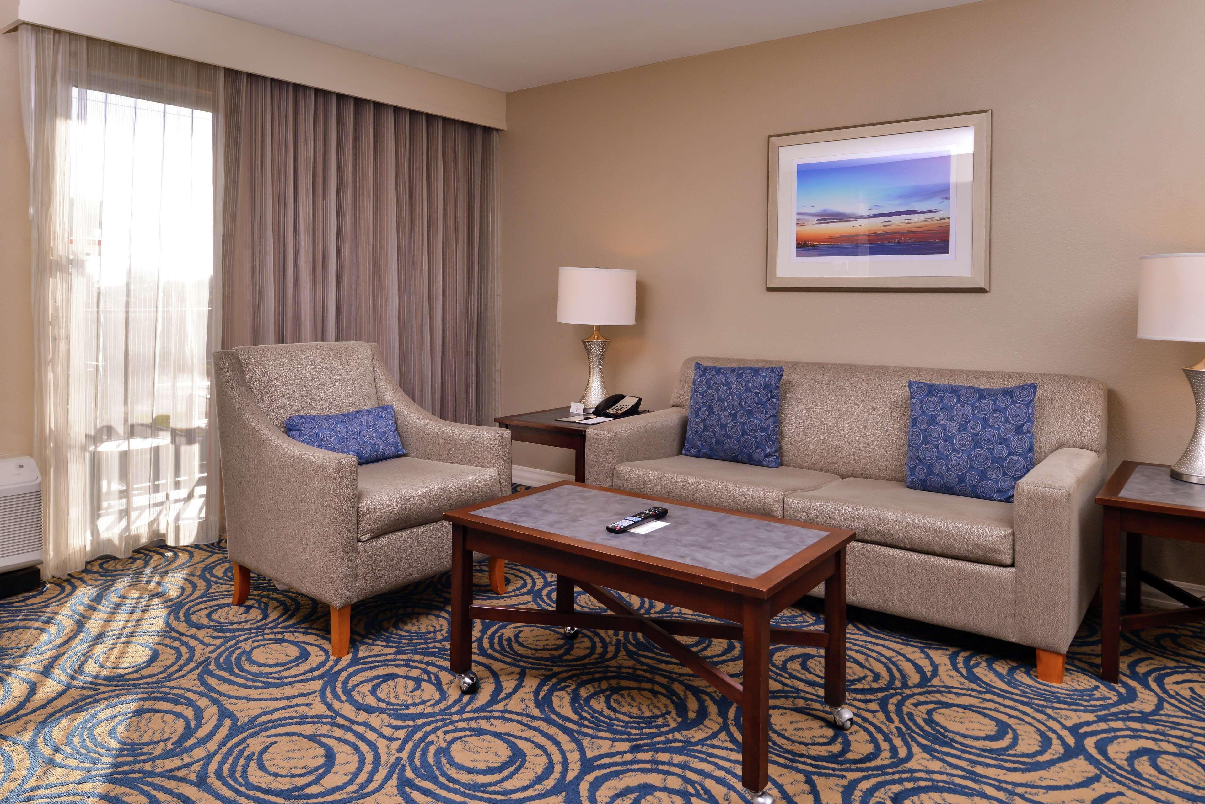 Doubletree By Hilton Hotel Tampa Airport-Westshore Bagian luar foto